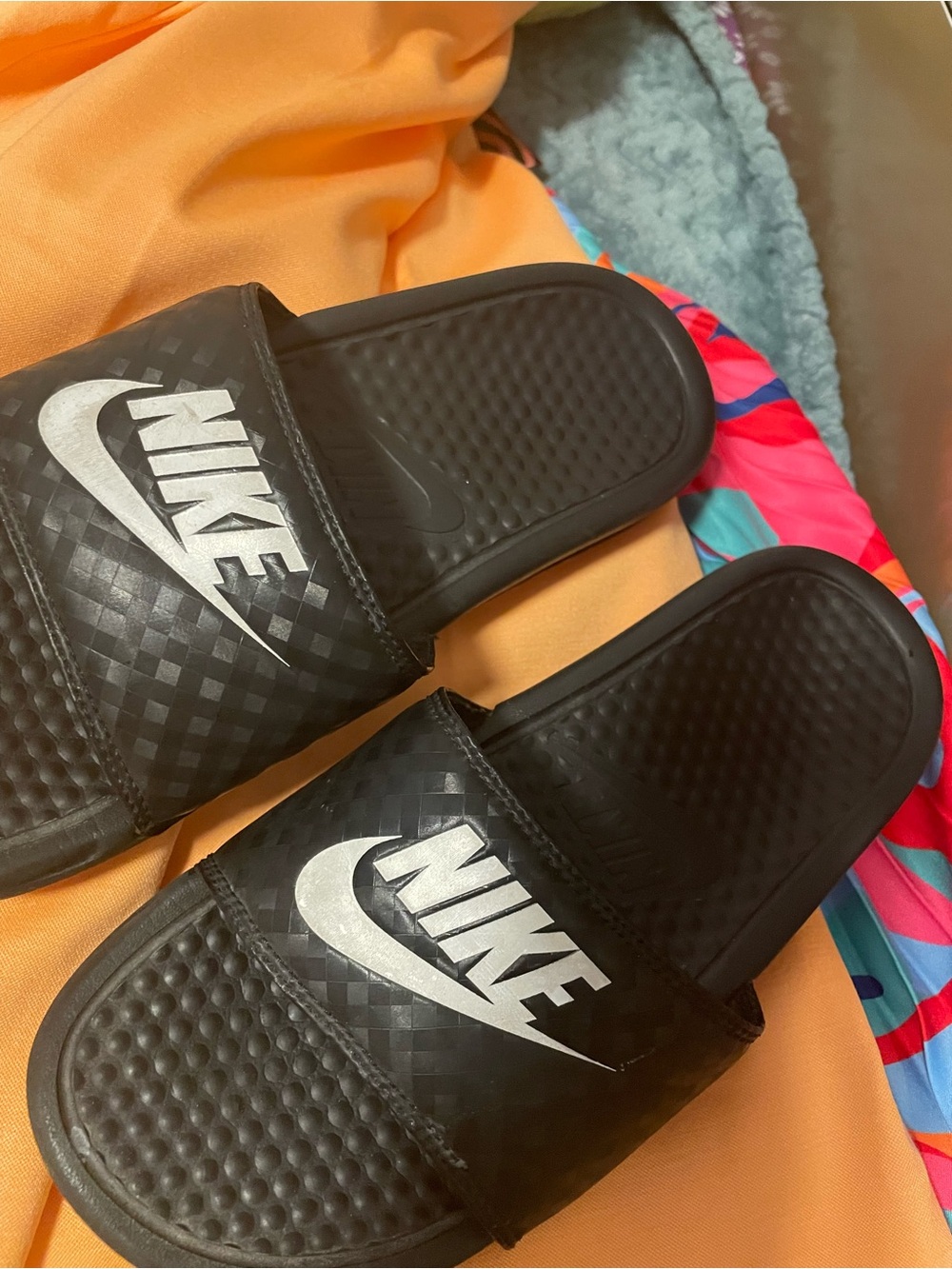 NIKE Women’s Casual Solid Black Slip-On Sandals with White Logo Letters Size 7